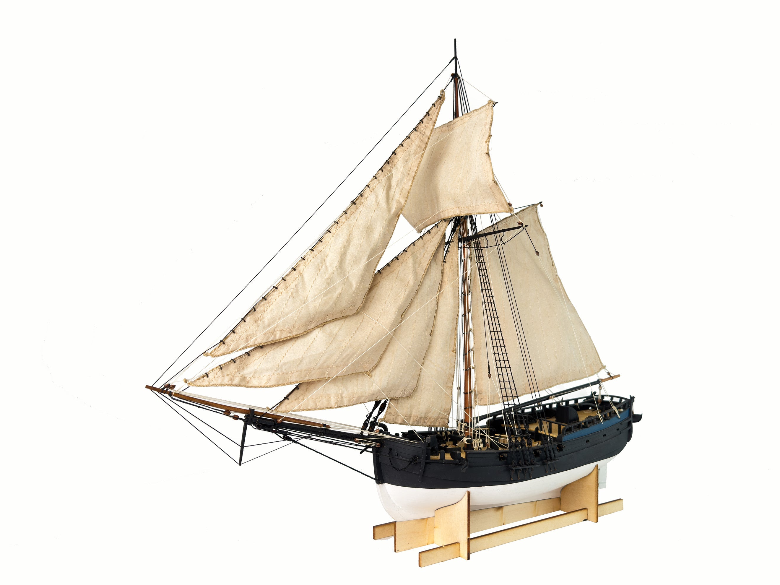 USS Providence 1775-1:72 With Sails
