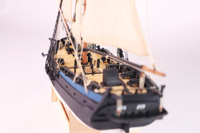 USS Providence 1775-1:72 With Sails