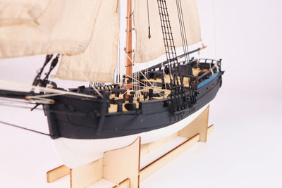 USS Providence 1775-1:72 With Sails